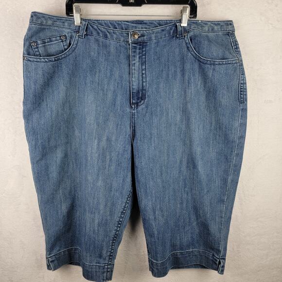 Women 24W Capri Denim Stretch Medium Wash Jeans Floral Pocket Decor Casual Plus - Picture 1 of 7